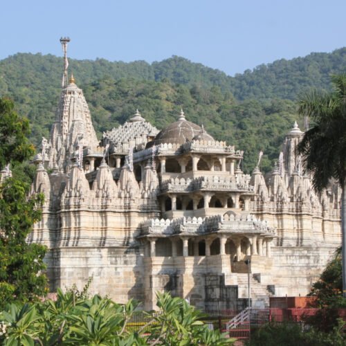 Chaumukha_Jain_temple_at_Ranakpur_in_Aravalli_range_near_Udaipur_Rajasthan_India